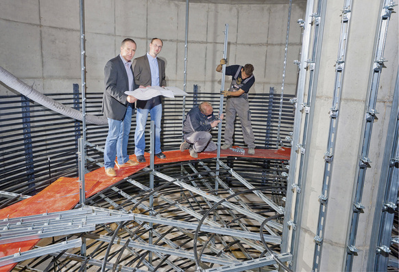 

Groß: 400 000 l kann ein Eisspeicher fassen. Das Innenleben folgt einem anspruchsvollen Aufbau.





