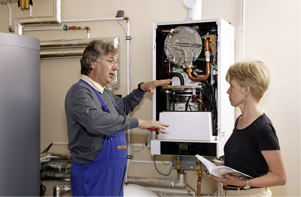 
Der Entwurf zum GEG spiegelt die politische Grundposition der Technologieoffenheit wider. Sie beinhaltet auch fossile Heizsysteme als Bestandteil der Energiewende in Form von Brennwertanlagen.



