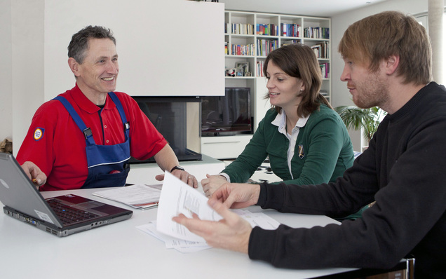 Geänderte Richtlinien für die Energieberatung: Mehr qualifizierte Fachleute sollen Kunden einen förderfähigen Sanierungsfahrplan ausarbeiten.