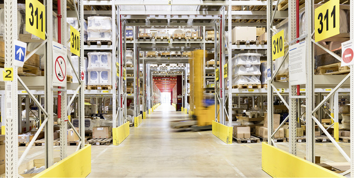 

Im Zentrallager der Nordwest Handel AG werden bis zu 20 000 Artikel aus dem Bereich Sanitär, Heizung und Installation eingelagert.





