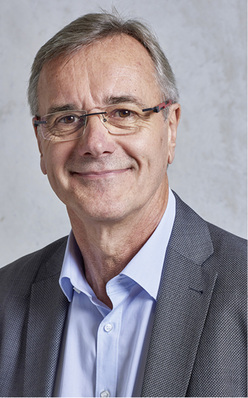 



Willi Vaaßen
 ist Geschäftsfeldleiter für solare Energien beim TÜV Rheinland. Dort befasst sich der Ingenieur seit den Anfangsstunden mit den Prüfungen und Zertifizierungen von Solarmodulen.
