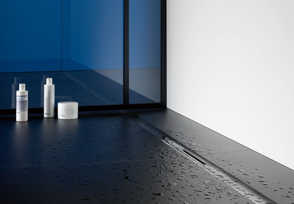 Die erfolgreiche Seminarreihe “Bodengleiche Duschen — Vom Ablauf bis zur Fliese“ geht 2018 in die 3. Runde.