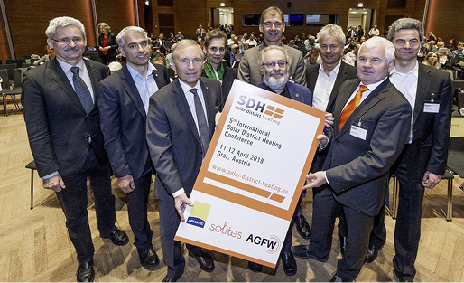 
Die Förderer und Veranstalter der 5. Konferenz zur solaren Fernwärme freuen sich über gute Marktperspektiven.



