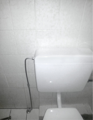 



Der Anschluss: von unten!
