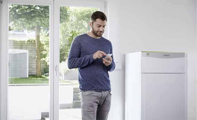 
Eine Wärmepumpe bietet die ideale Grundlage, um sich durch den Einsatz weiterer Technologien noch unabhängiger vom Energiemarkt zu machen.



