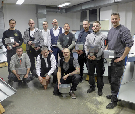 



Das hat es seit 15 Jahren nicht gegeben: Acht Klempnermeister wurden in Berlin ausgebildet.
