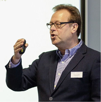 
Trendforscher Hans-Arno Kloep präsentiert bei Jung Pumpen Marktprognosen für das Fachhandwerk.



