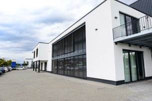 Der neue Anbau am Zewotherm-Stammsitz in Remagen.