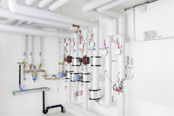 



Das Verkeimungsrisiko des Trinkwassers wurde bisher im Warmwasserbereich gesehen. Studien machen deutlich, dass Kontaminationen auch im kalten Trinkwasser erwartet werden müssen. 
