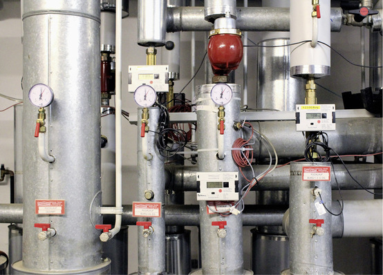 
In Industriebetrieben lassen sich durch ein Energiemonitoring beträchtliche Einsparungen realisieren. Voraussetzung dafür sind ein Messstellenkonzept und offene Messsysteme.



