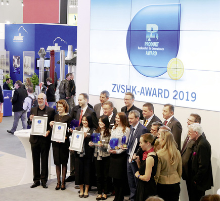 





Mit Spannung erwartet: Beim Produkt-Award 2019 „Badkomfort für Generationen“ gingen die Auszeichnungen des ZVSHK an die Hersteller Jung, Franke Aquarotter, HSK Duschkabinen, Toto sowie Hewi.

