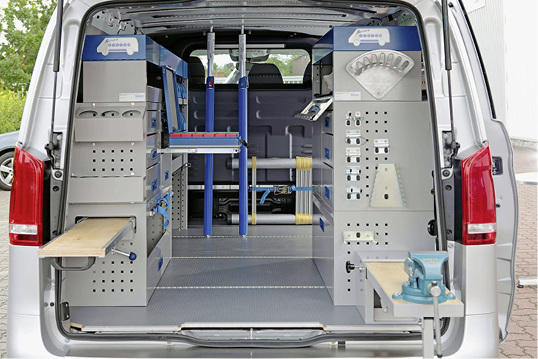 



Gute Fahrt: Rasterschienen und Spannstangen zur Ladungssicherung können die passende Ergänzung zur Werkstatteinrichtung sein.
