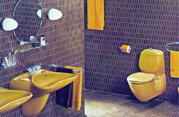 
Ein Meilenstein der Sanitärgeschichte: Designer Colani entwarf 1975 das Komplettbad der ersten Stunde mit Accessoires von Keuco, Keramik von Villeroy & Boch und Armaturen von Grohe.



